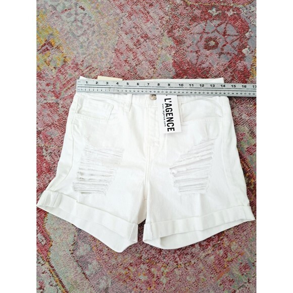 New! L'AGENCE White Balboa Distressed Cuffed Denim Jean Shorts 25 Ripped Stretch - Picture 4 of 10